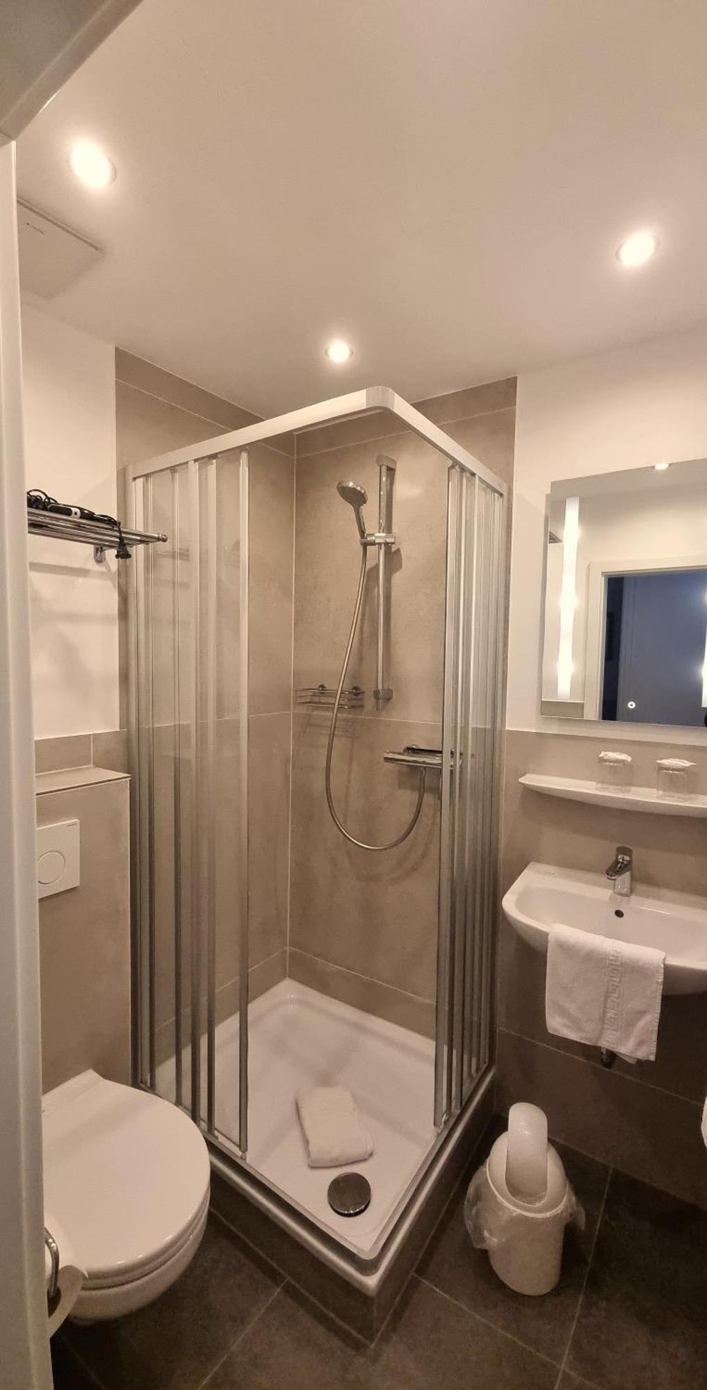Hotel-cafe-lindow